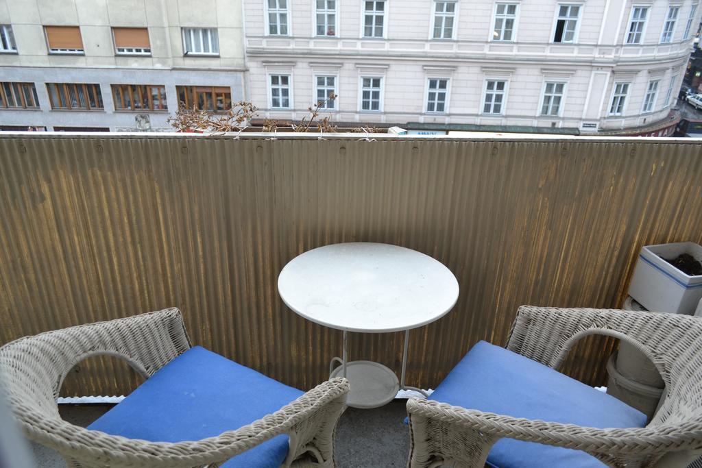 Goldfisch Apartment Hoher Markt Виена Екстериор снимка