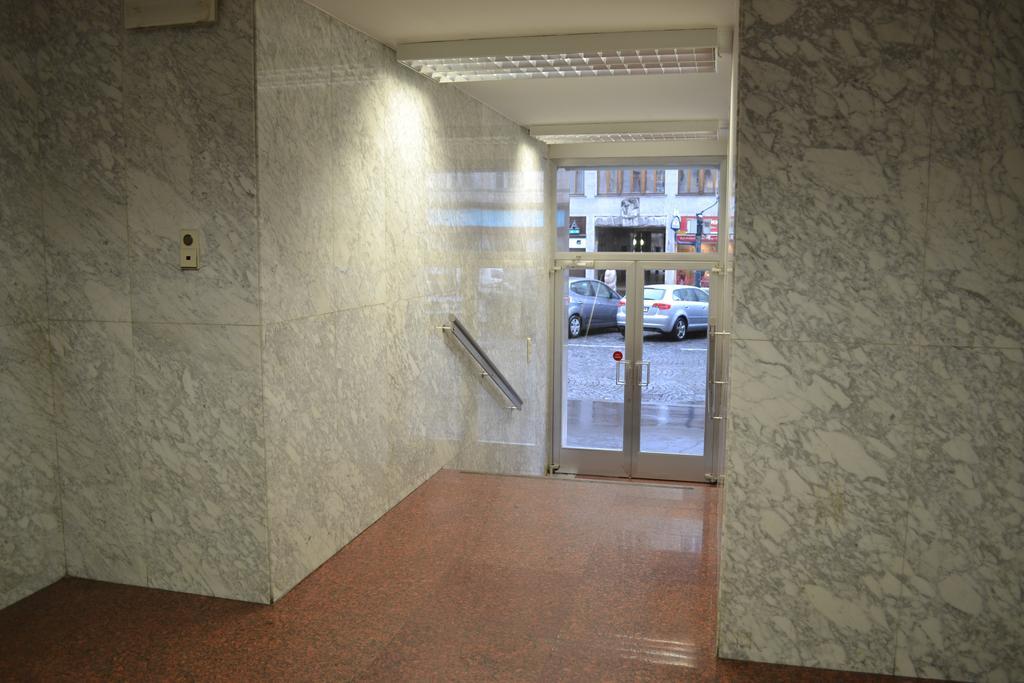 Goldfisch Apartment Hoher Markt Виена Стая снимка