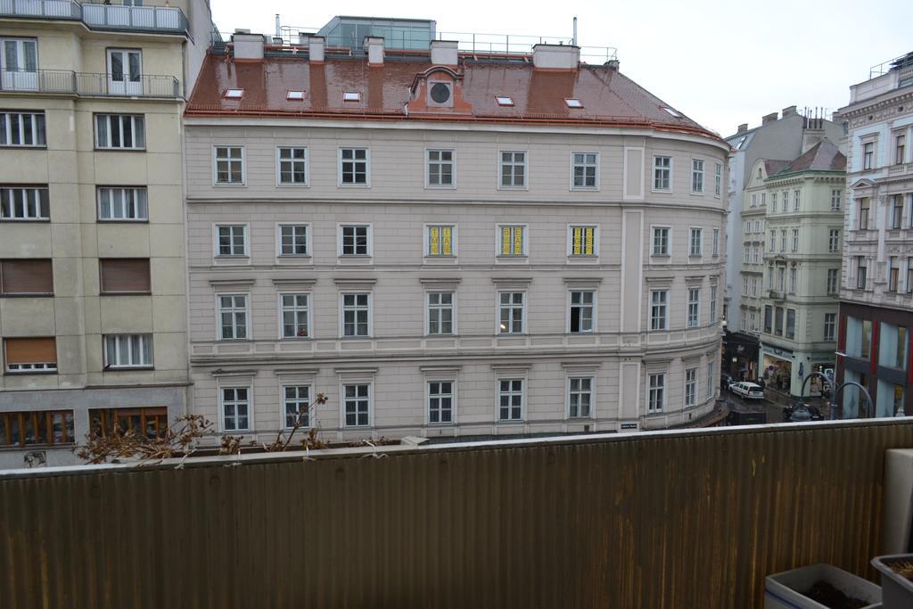 Goldfisch Apartment Hoher Markt Виена Екстериор снимка