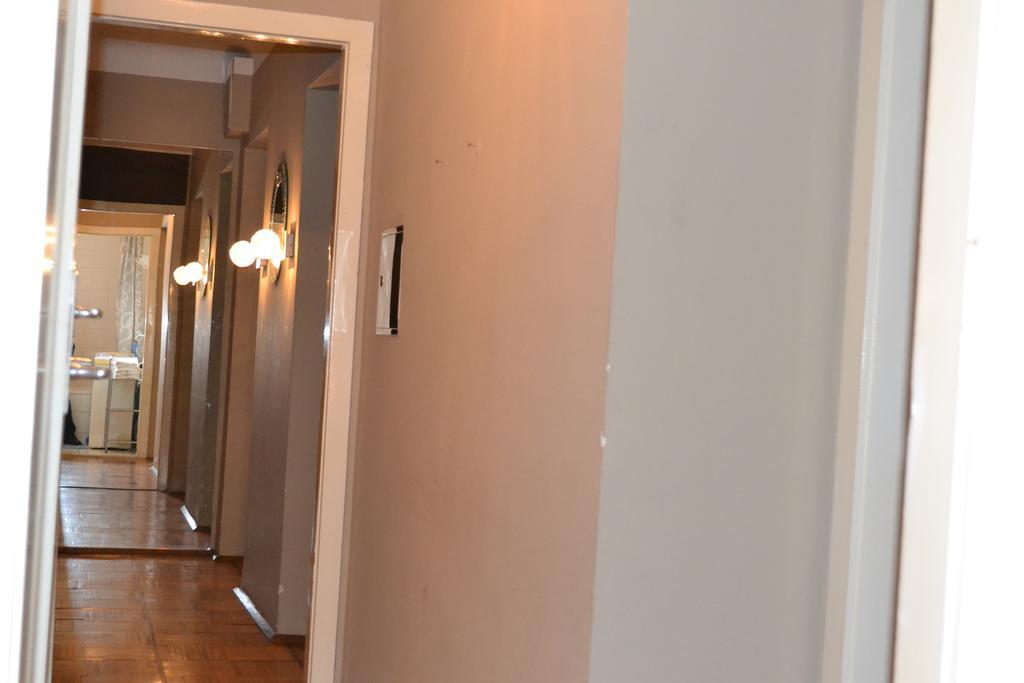 Goldfisch Apartment Hoher Markt Виена Стая снимка
